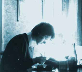 Mick working on the Vegetable Braille fanzine in 1982.